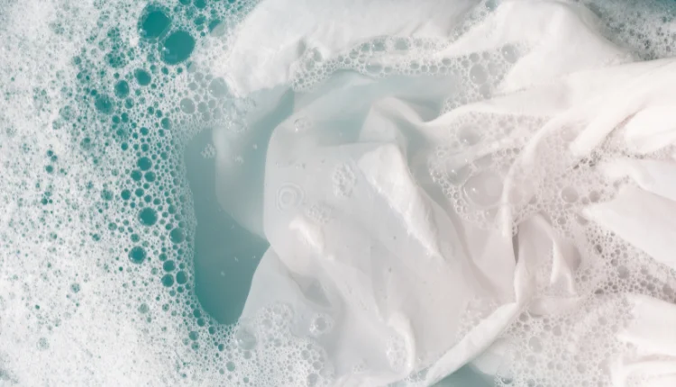 نگهداری لباس‌های زنانه