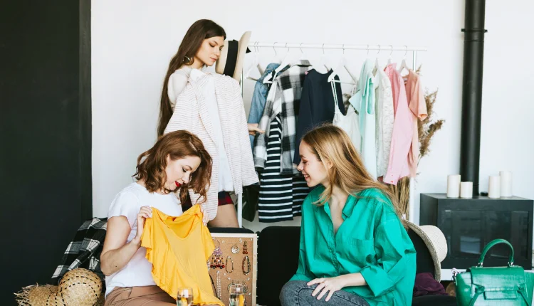 پوشاک زنانه