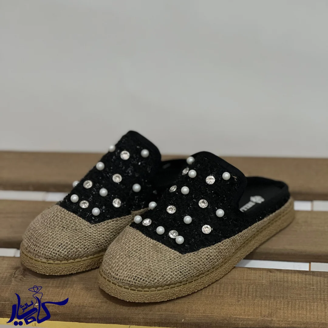 کفش کالج مرواریدی مشکی - تصویر 1